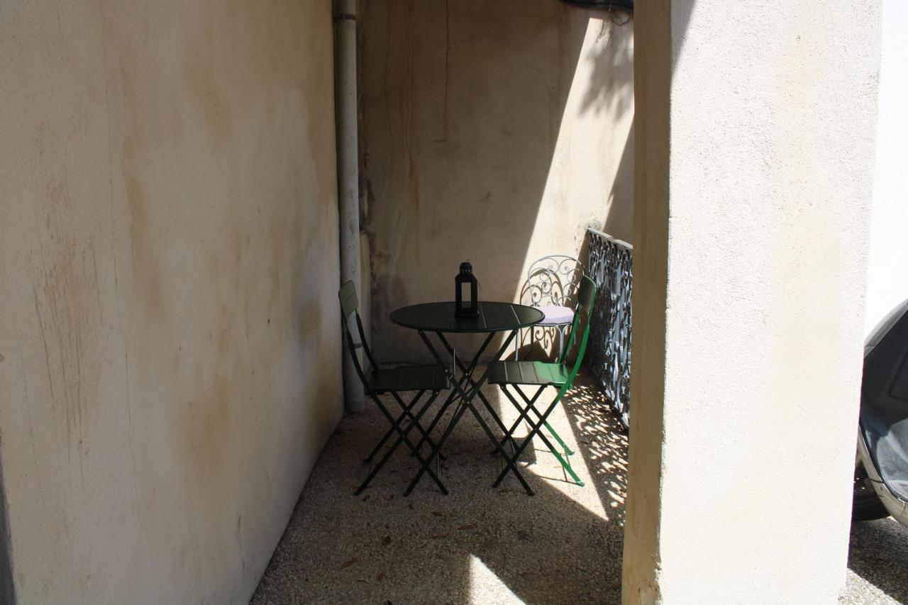 Agreable Appartement P2 Centre Ville Au Calme. Nîmes Exteriér fotografie